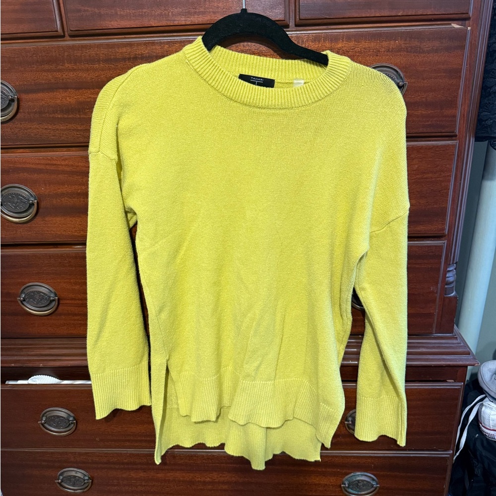 Women’s crewneck sweater size Medium